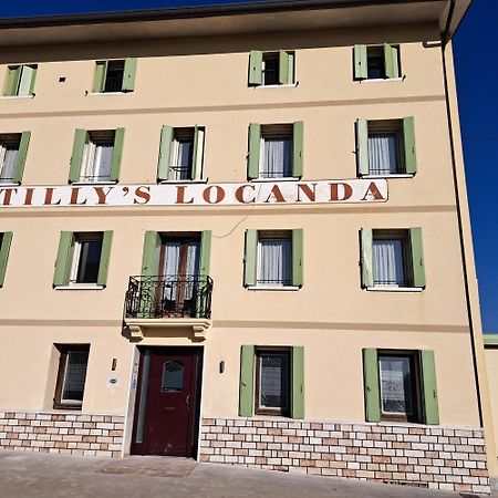 Tilly'S Locanda ボルソ・デル・グラッパ エクステリア 写真